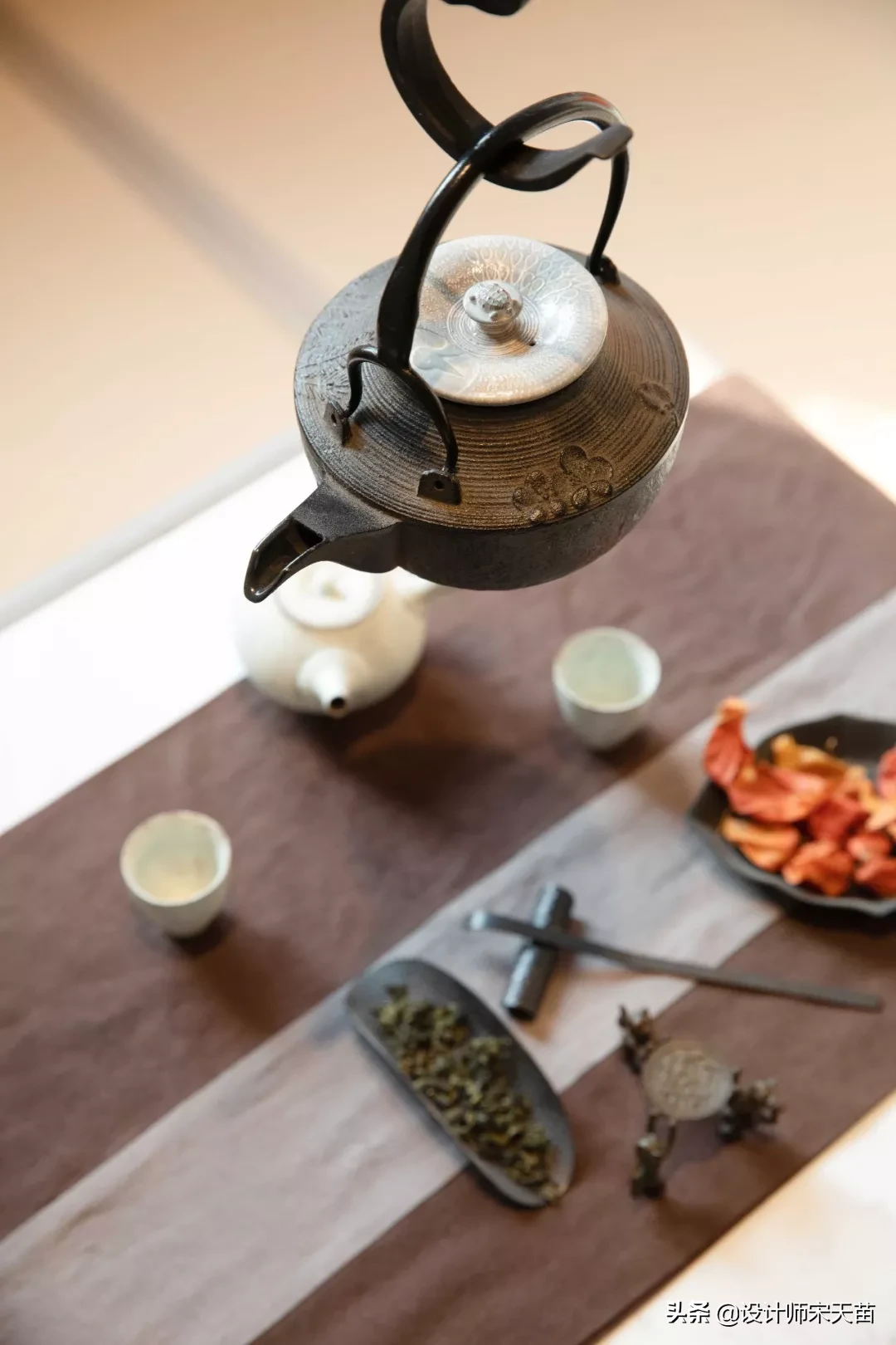 当日式诧寂美学撞上简约风格，设计之火便熊熊燃烧起来