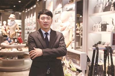 繼百麗、達芙妮后，女鞋新王誕生：全國開店9000家，年銷量過億雙