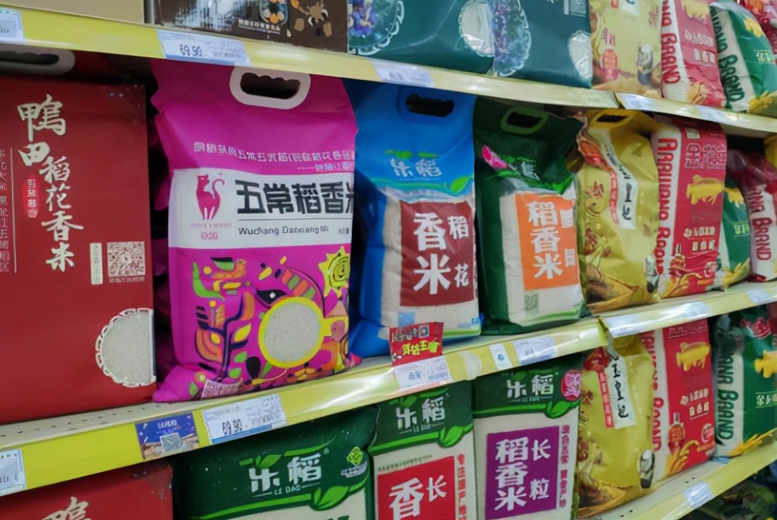 买五常大米，不管啥牌子，认准米袋“4行字”，就是真五常大米