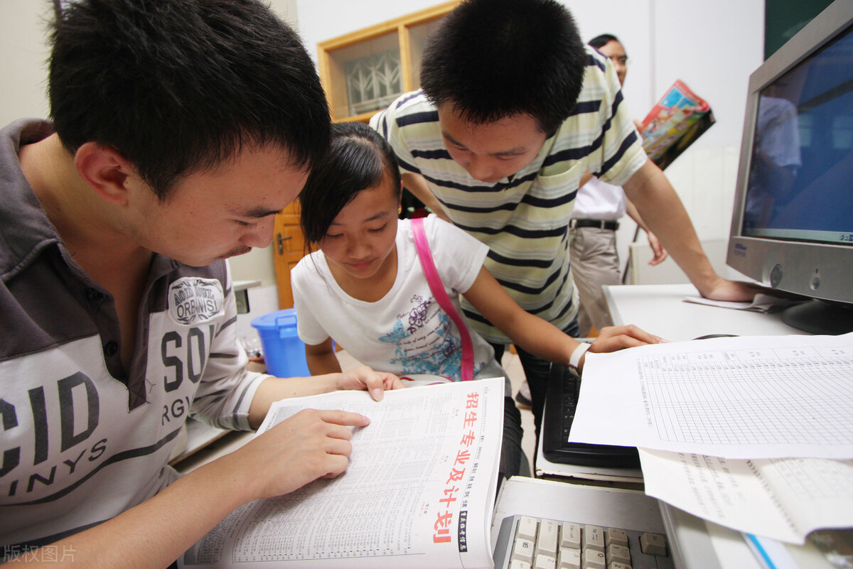 美术类院校报考难度分析，2021年哪类美术类院校最容易报考？