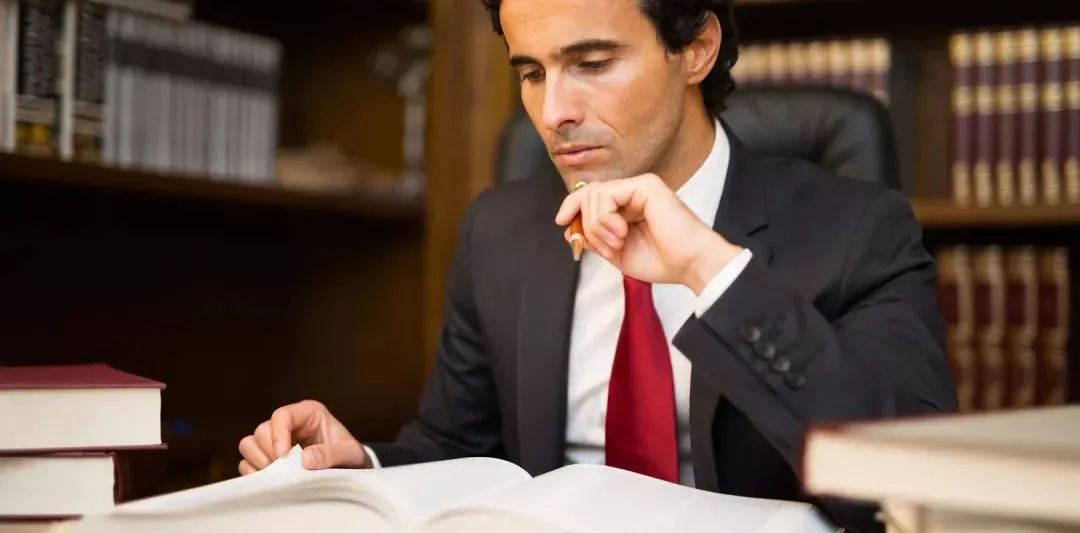 委托人嫌法院判决慢，连捅数刀致女律师身亡