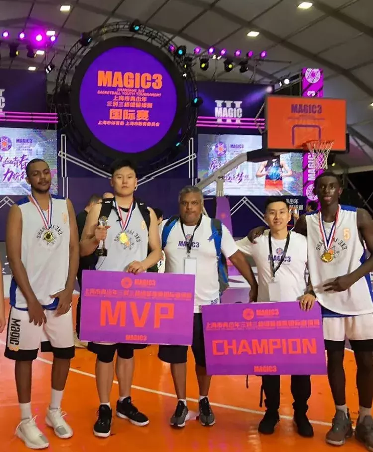 里海大学有哪些nba球员(32分13板！国产Zion统治比赛，他能加入中国男篮吗？)