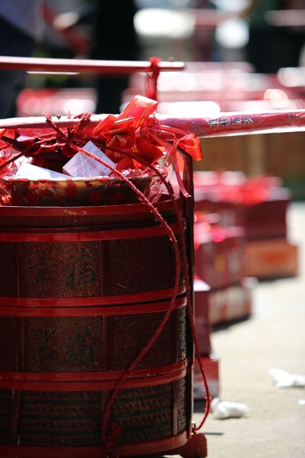 三金定亲买还是结婚买（定亲需要买三金吗）