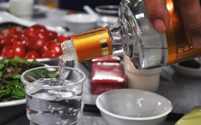 送什么白酒档次高（春节送礼选什么酒）