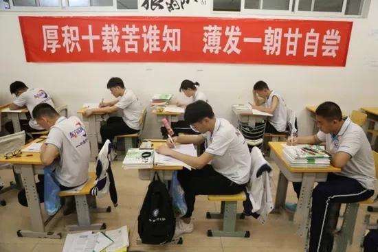 哪个省份最难考上好大学？看看各省高考录取率，河南不是最低的