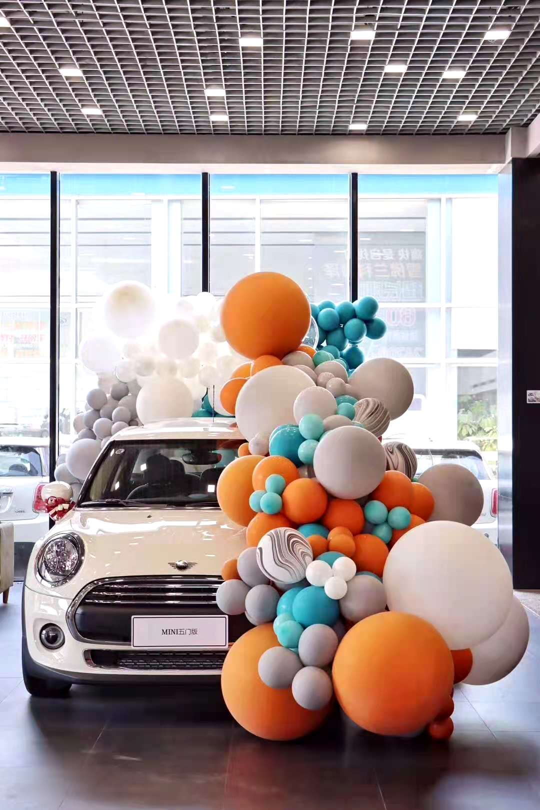 实拍：全新的进口宝马MINI，才19万多，但配置你能忍受吗？