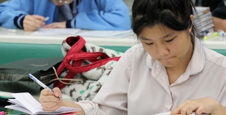 分到普通班的学生不要怕，制定好学习计划表，有希望逆袭重点大学