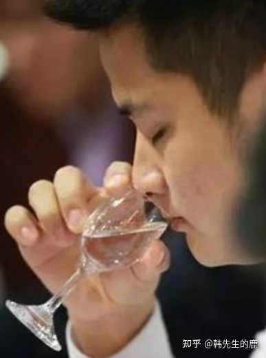 【如何判断自己是否有口臭