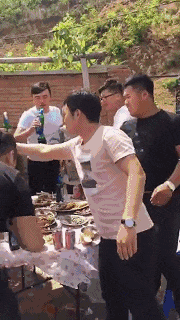 搞笑合集：屈原为什么非要在端午这一天投江呢？