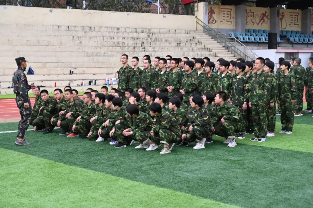 身着迷彩，英姿飒爽！清徐县徐沟中学高一新生军训剪影