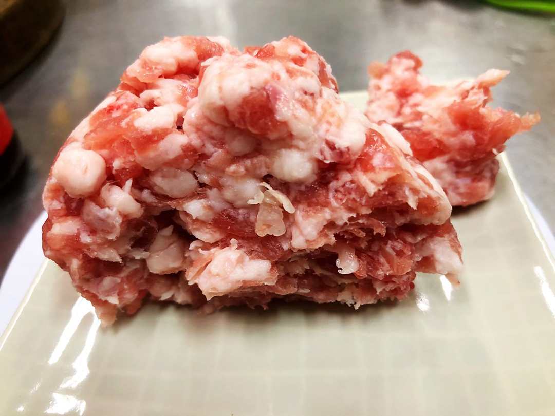 给肉焯水，用冷水还是热水？很多人做错，难怪肉不好吃还有腥味