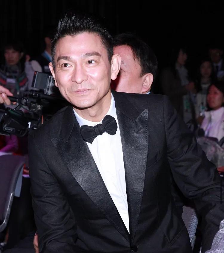 刘德华沈阳被扇耳光，对自己亲姐20年来见死不救，到底发生了什么