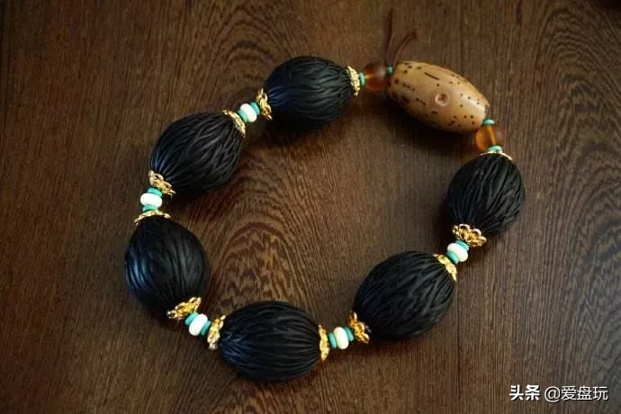 好看又不贵，但拉风！这17种小众手串，你玩过几种