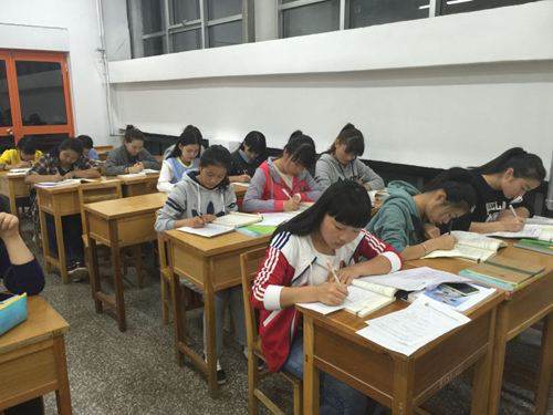 他是普通班杀出的状元，高考712分，直言：多做两点，勿做一点！