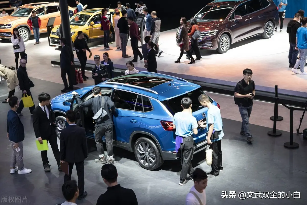 购车时，可以让4S店送这3件赠品，不仅实用还能解决后顾之忧