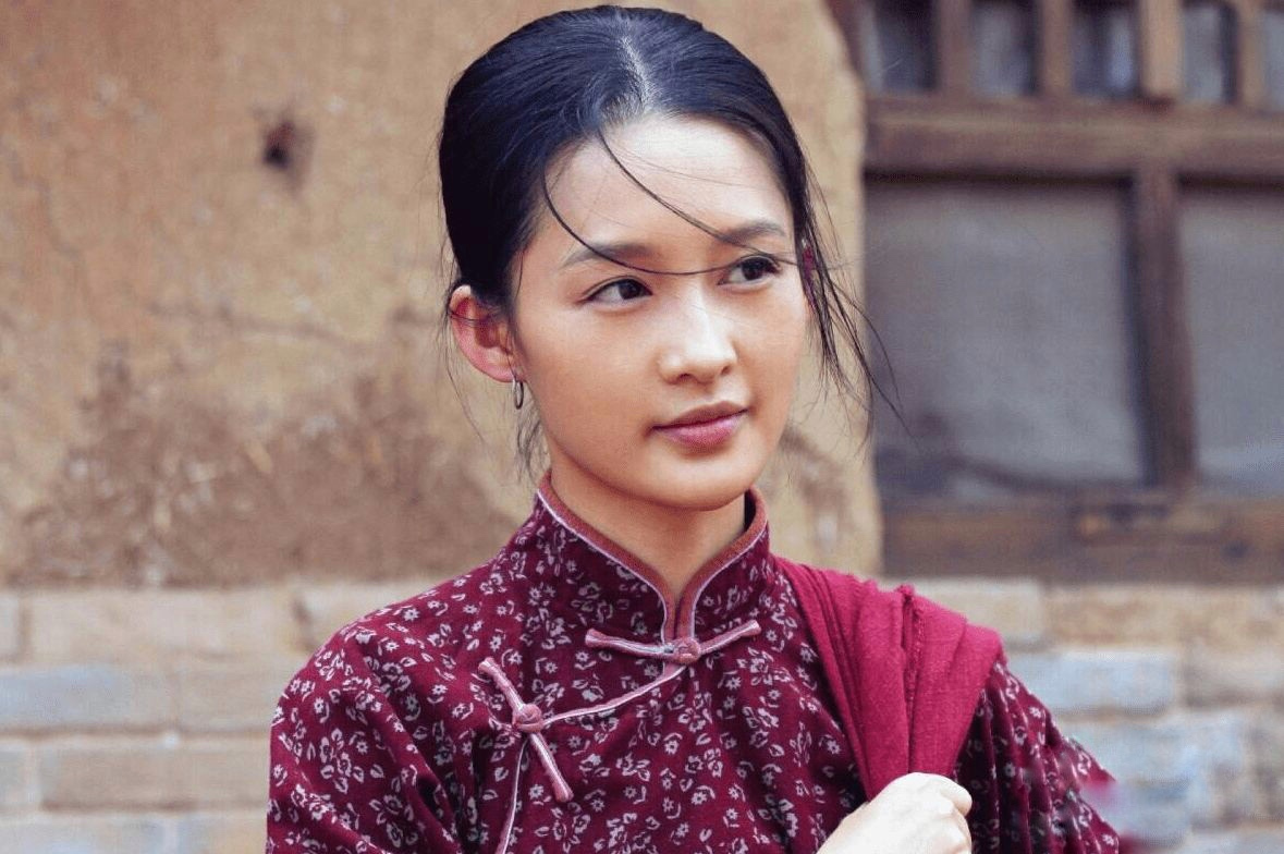 《白鹿原》：田小娥短暂的一生，在几个男人之间徘徊着耗尽了