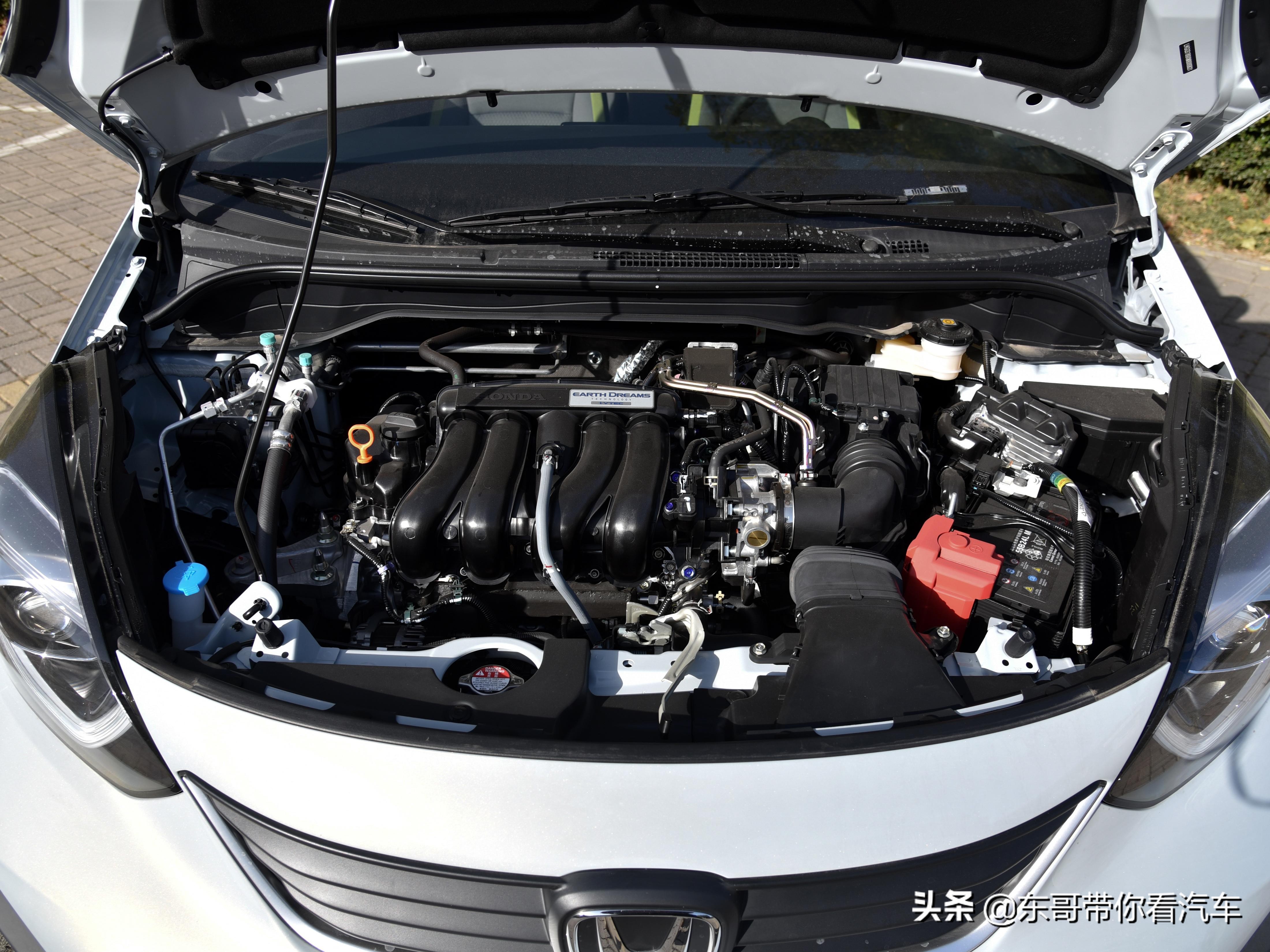 小尺寸大空间的日系车，自动挡还省油，实拍本田飞度