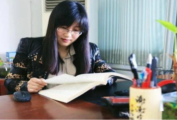 大学辅导员要“博士以上”？毕业生表示门槛太高，看到薪资后酸了