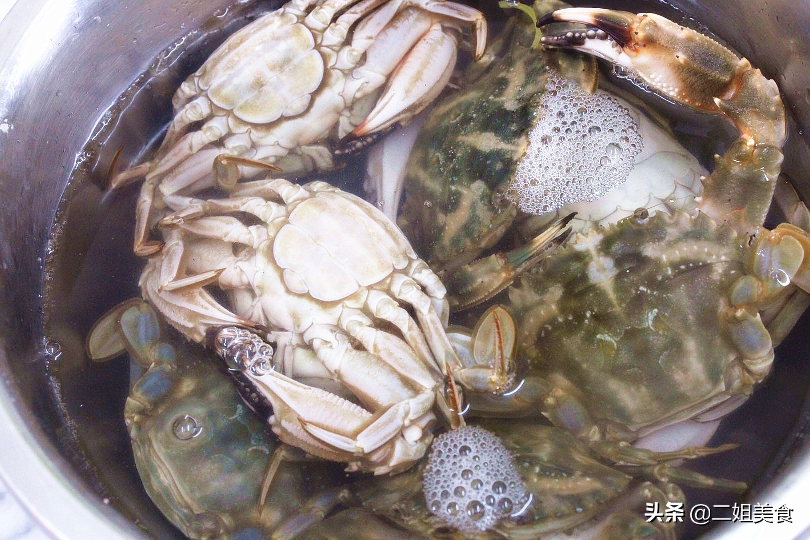 保存螃蟹，应该是蒸熟保存还是煮熟保存？很多人忽略了，别弄错