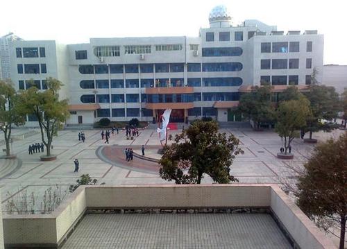 湖南怀化技压群雄的四所高中，双一流后援团，今年高考你中意谁？