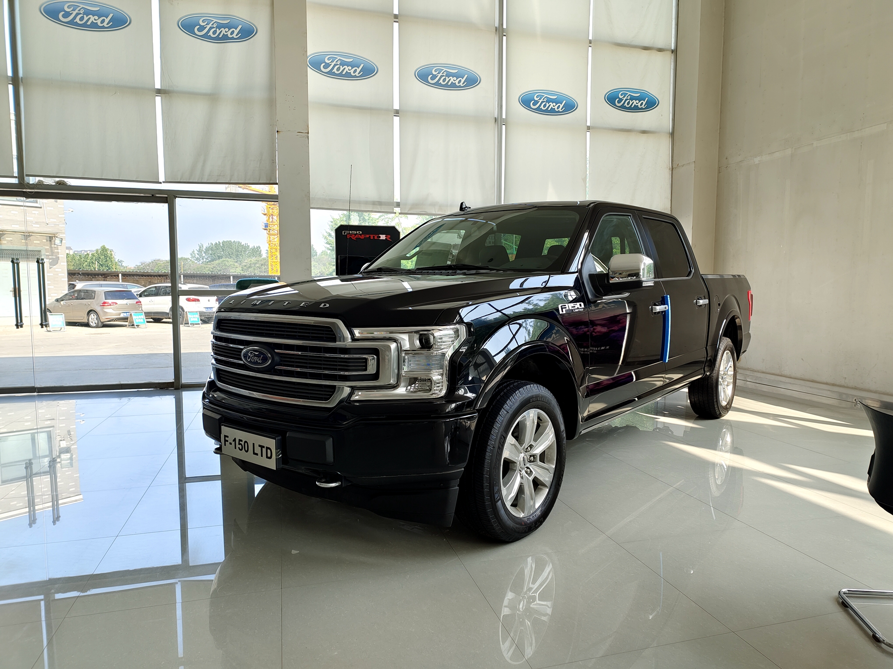 福特limited是什么车,多少钱呢?_【读车号】