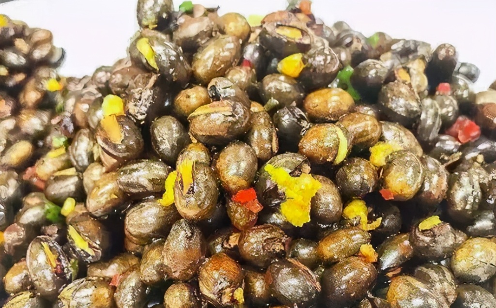 褐边绿刺蛾（外表丑陋还有毒如今上了餐桌）