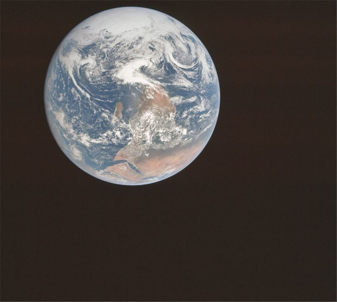 人类有多渺小？已飞235亿公里的飞船，拍摄的一张照片令人深思