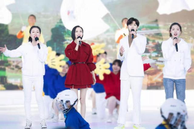 中秋十大名场面：鹿晗关晓彤同台，校草沙溢变谐星，何炅最不容易