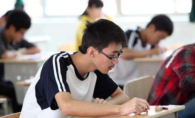 到了高三才明白：别假装努力，结局不会陪你演戏，这句话是真的