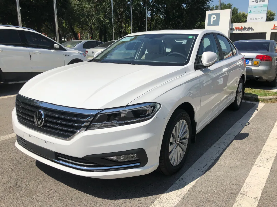 朗逸plus1.4t舒适版落地多少钱_【读车号】