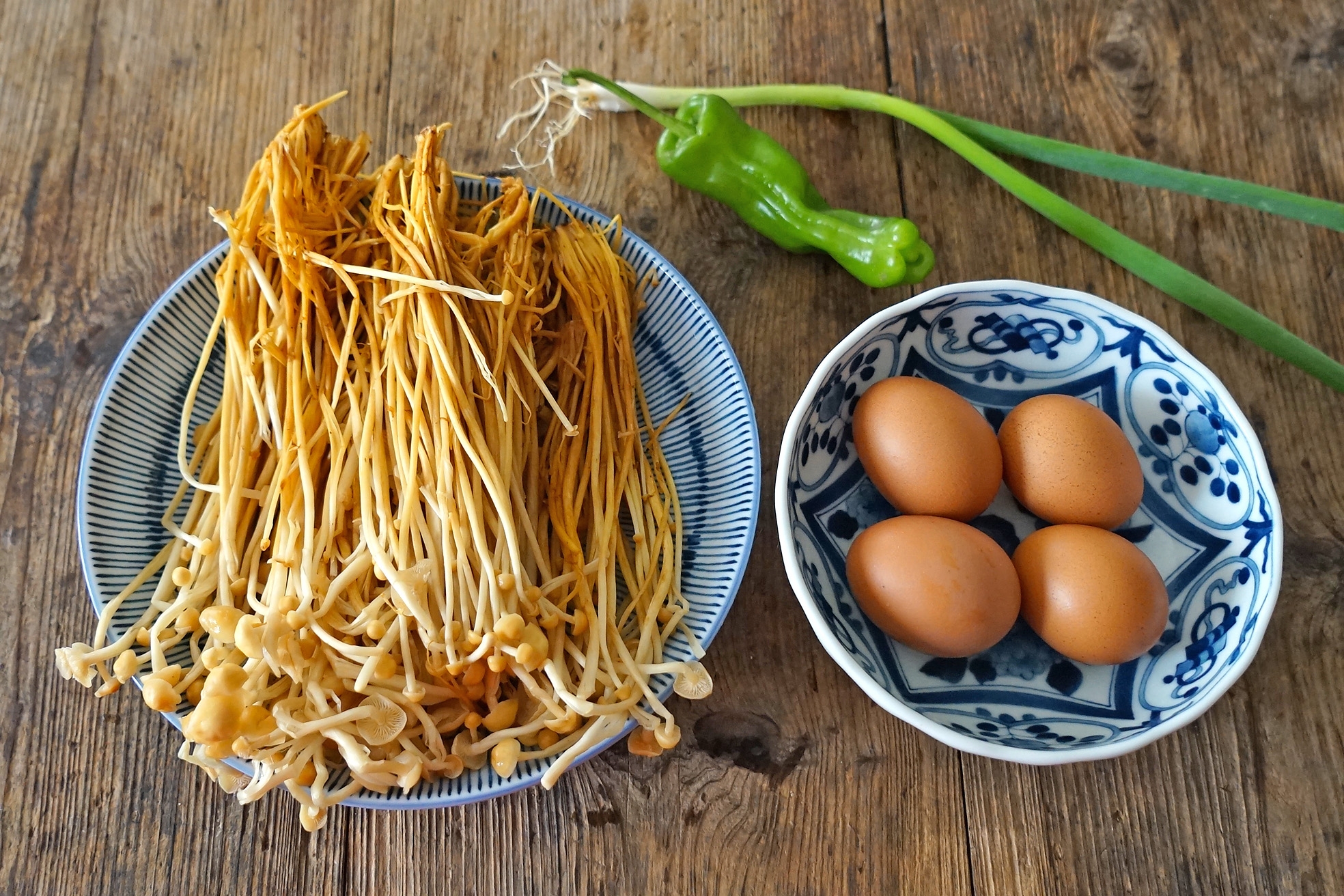 冬天，金针菇和它炒才是绝配，越吃越香，每次炒一盘，女儿都吃撑