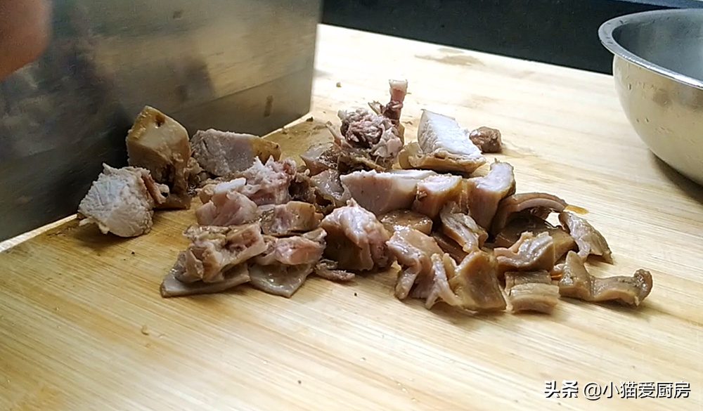 教你麻辣兔肉的做法，鲜香入味，不错的下酒菜，爱吃兔肉的试一试