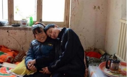 父亲精神失常，母亲瘫痪，高考744分被清华录取的庞众望怎样了