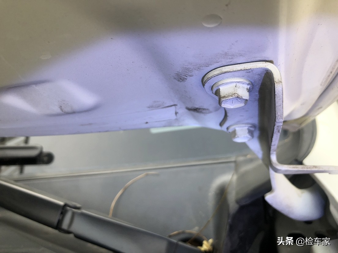 买主花25万高兴拿下8年车龄进口普拉多，拆开饰板后很难受