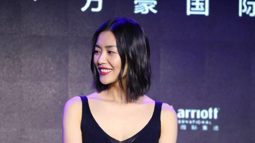 8张全球销量“黑卡”，中国有两张，马云一张，另一张在谁手里？