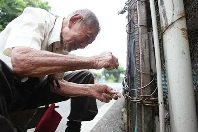 2013年，时隔65年后，百岁的台湾父亲终于找到江苏亲生女儿