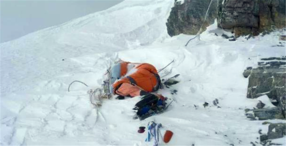 珠穆朗玛峰上有多少死尸会腐烂吗珠峰上的死尸为什么不运下来