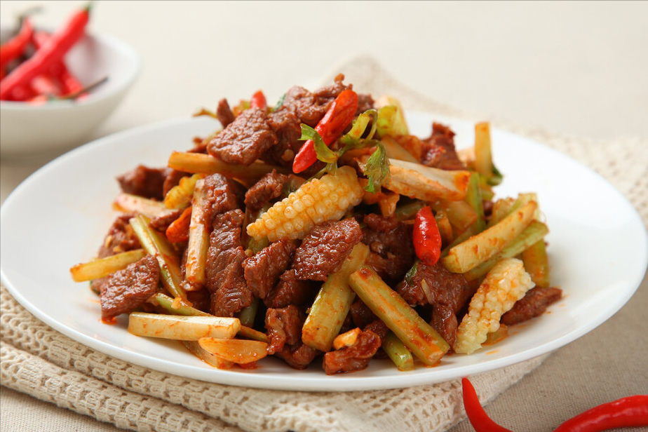 炒牛肉，不要放盐和淀粉腌制，多放2种东西，牛肉又香又滑嫩