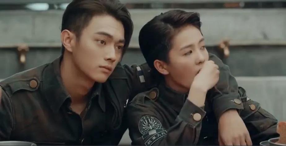 别以为贴个胡子就是女扮男装，这6位女星的男装太帅，真不糊弄人