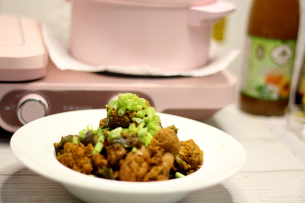 在家做鱼杂不能少了黄豆酱 20块钱1道肉菜 色泽酱红 酱香浓郁