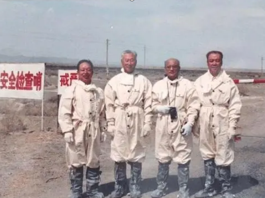 1964����Ҫ�������Ű�Ƽ�뿪��������Ҫ������ڴ���������С��