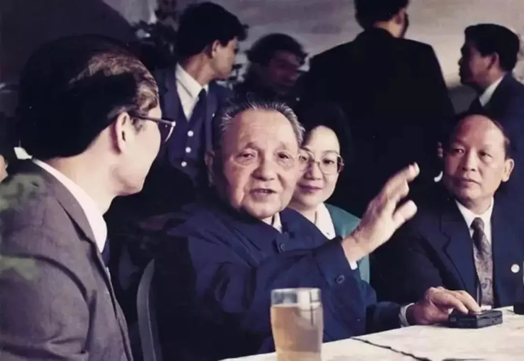 苏联解体时间是哪一年（苏联解体对我国的影响）