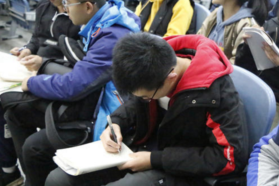 高三学生成绩不好，走单招还是高考，资深班主任告诉你答案