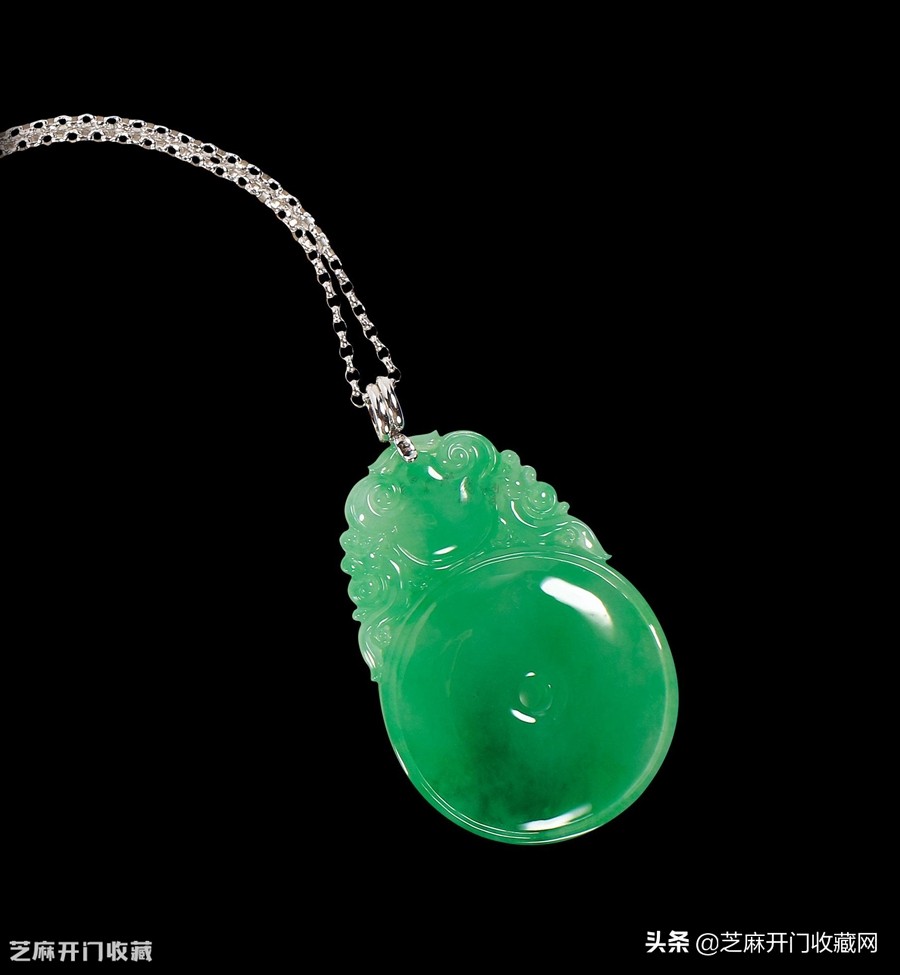 如何挑选翡翠吊坠(翡翠龙牌的寓意和佩戴禁忌)-老玛瑙