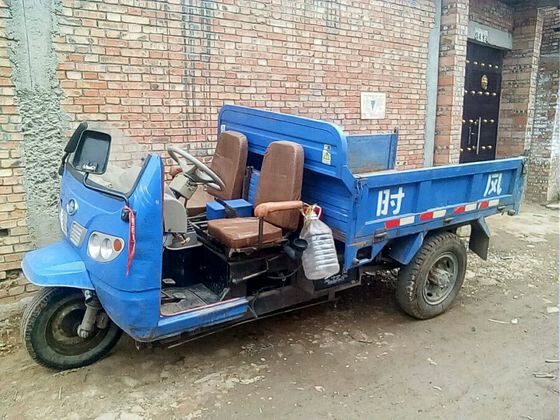 早期的农用三轮基本上是采用把式转向,受路况,速度,载重,车震等多重