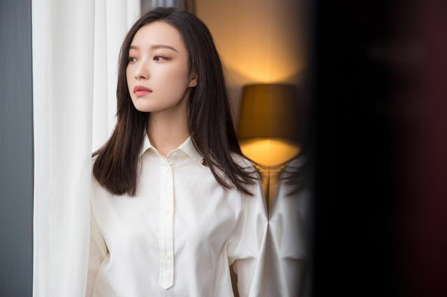 丹凤眼的倪妮自信十足：女生舍得花时间养护眼睛，气质提升一大截
