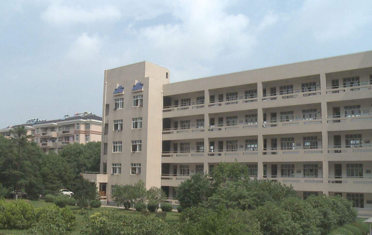 随州名列前茅三所高中，随州一中、二中实力不俗，您觉得哪所更强