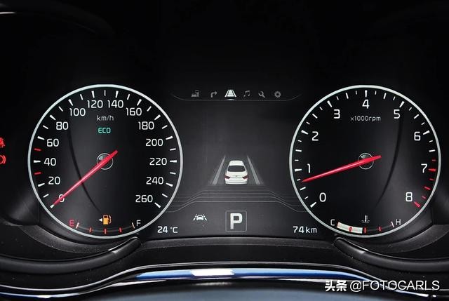 售价70万勇气过人，起亚K9 3.8L V6实拍，玩高配置却吃力不讨好