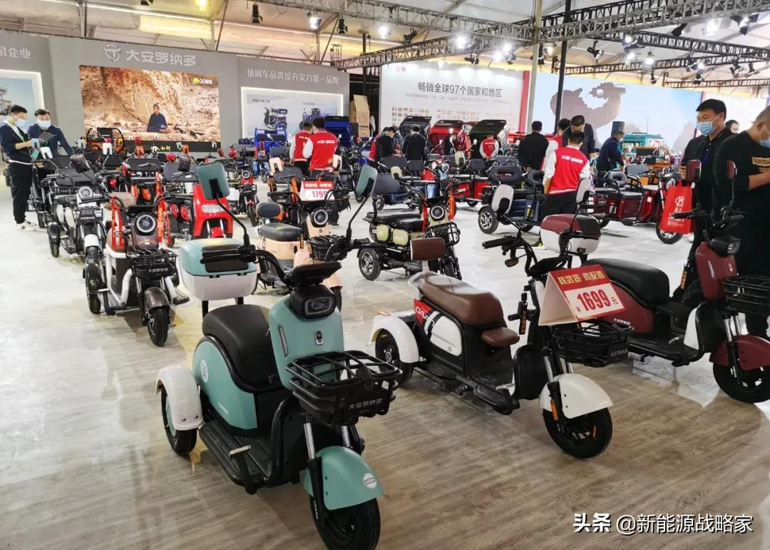 能上牌,接娃电动小三轮!爱玛、雅迪、金彭等十大品牌,都出手了