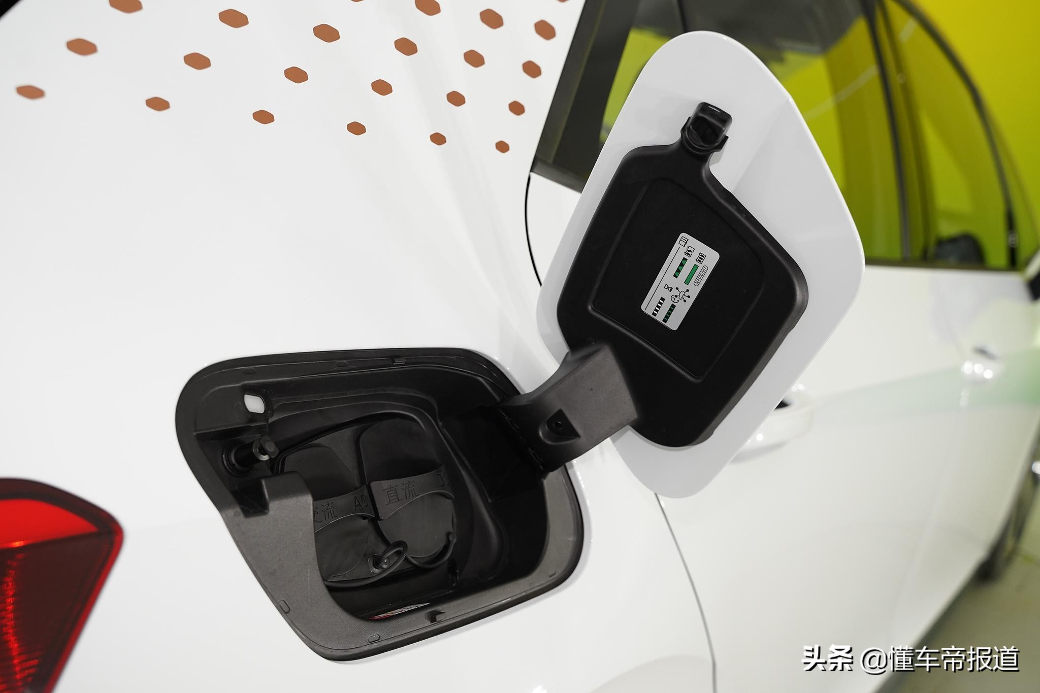 新车 </p><p>　　 售15.9888万元起，上汽大众ID.3上市，NEDC续航里程430公里